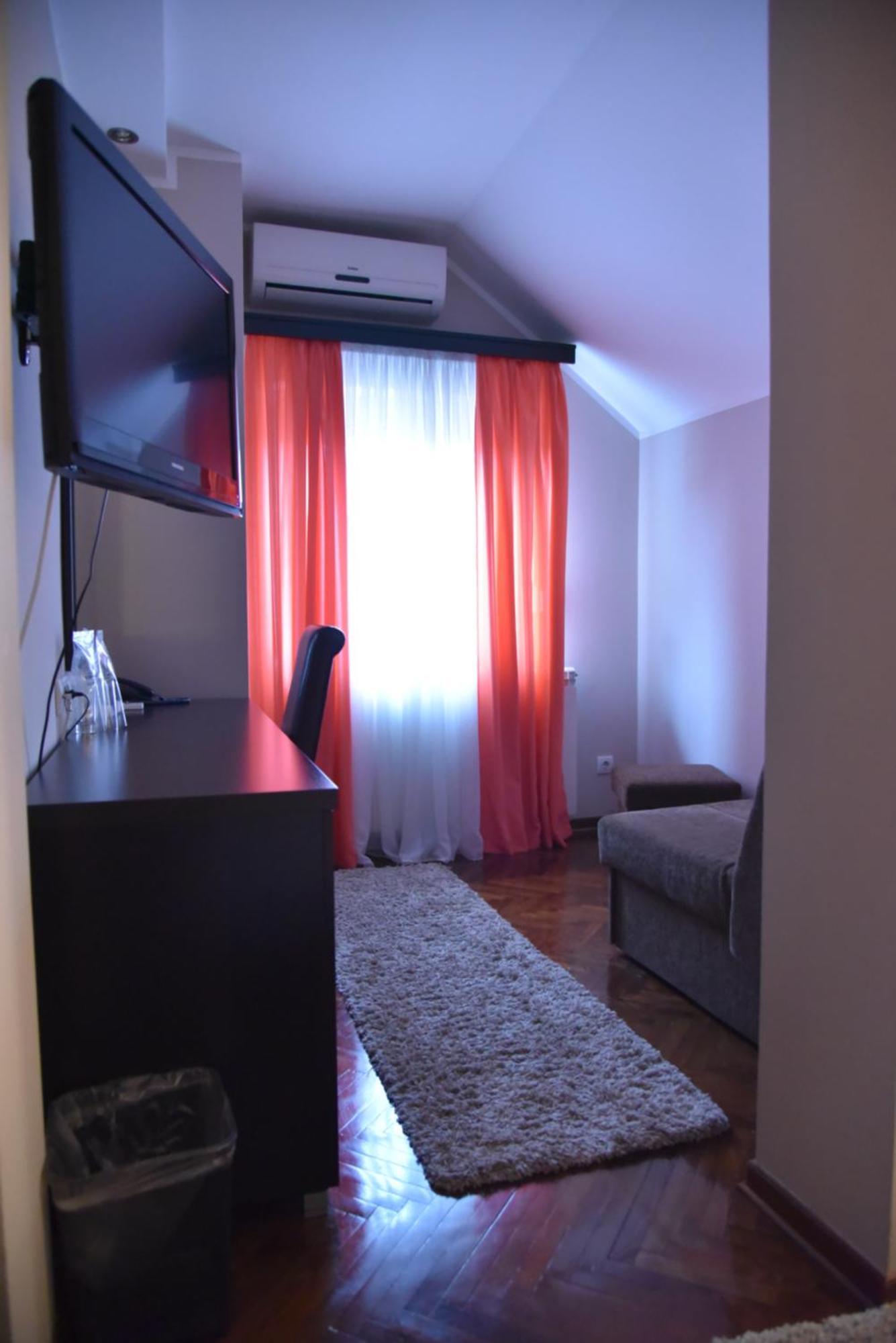 B&B Park Sremcica Εξωτερικό φωτογραφία