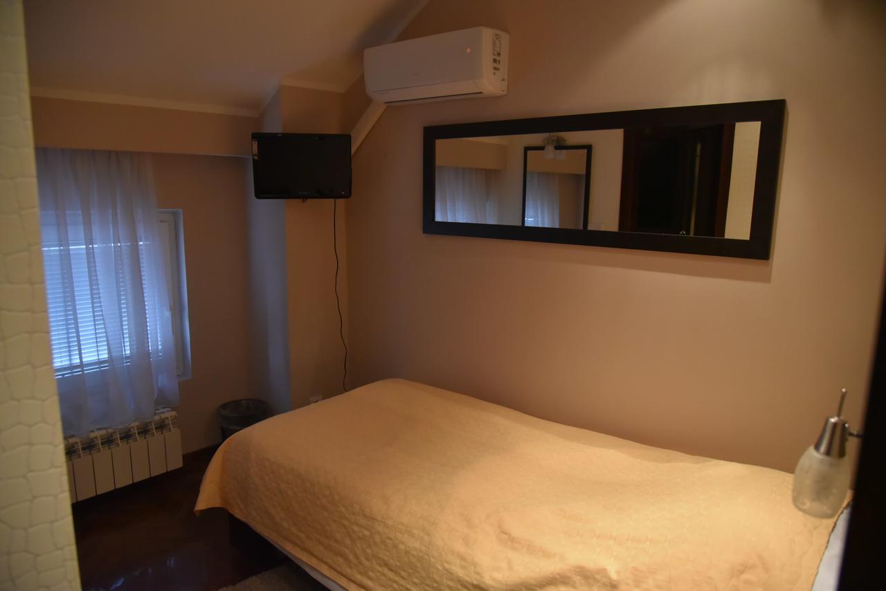 B&B Park Sremcica Εξωτερικό φωτογραφία