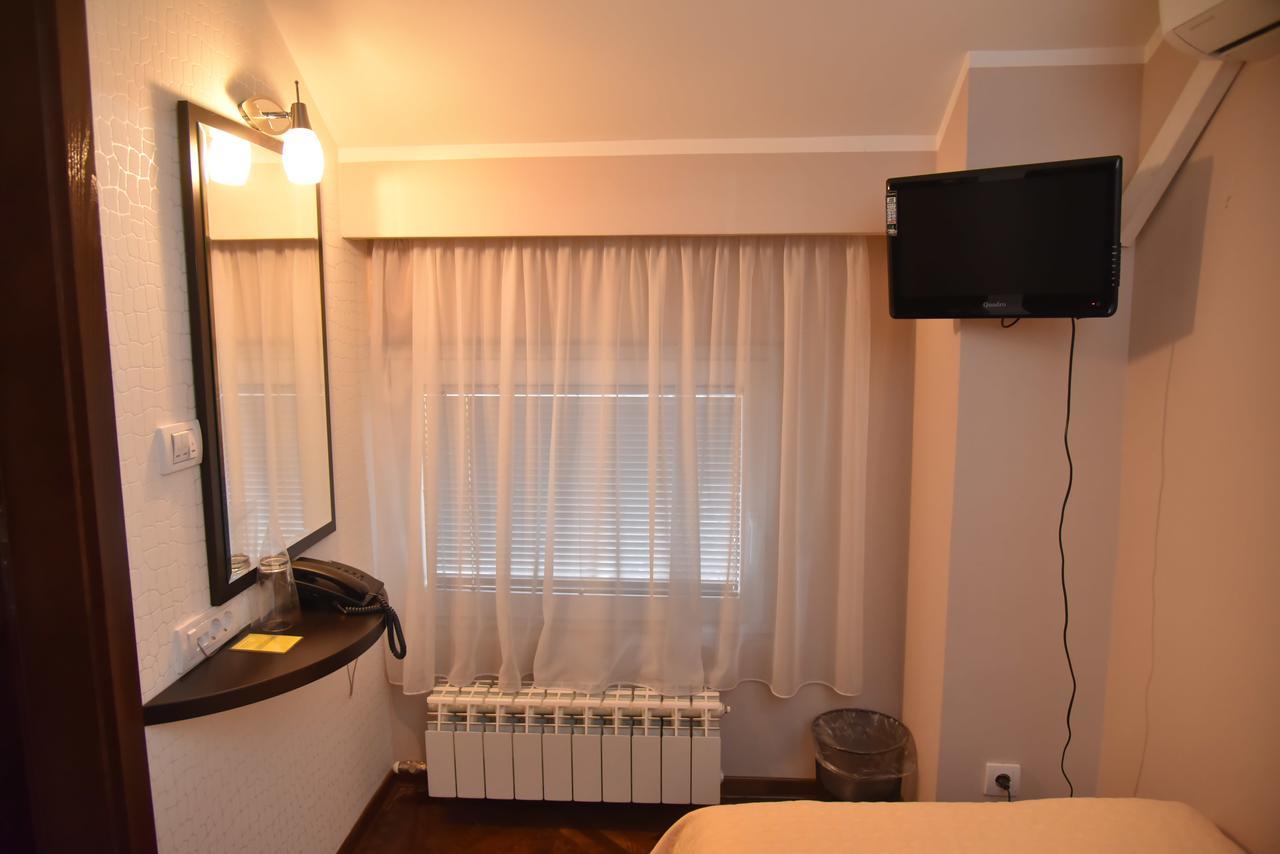 B&B Park Sremcica Εξωτερικό φωτογραφία