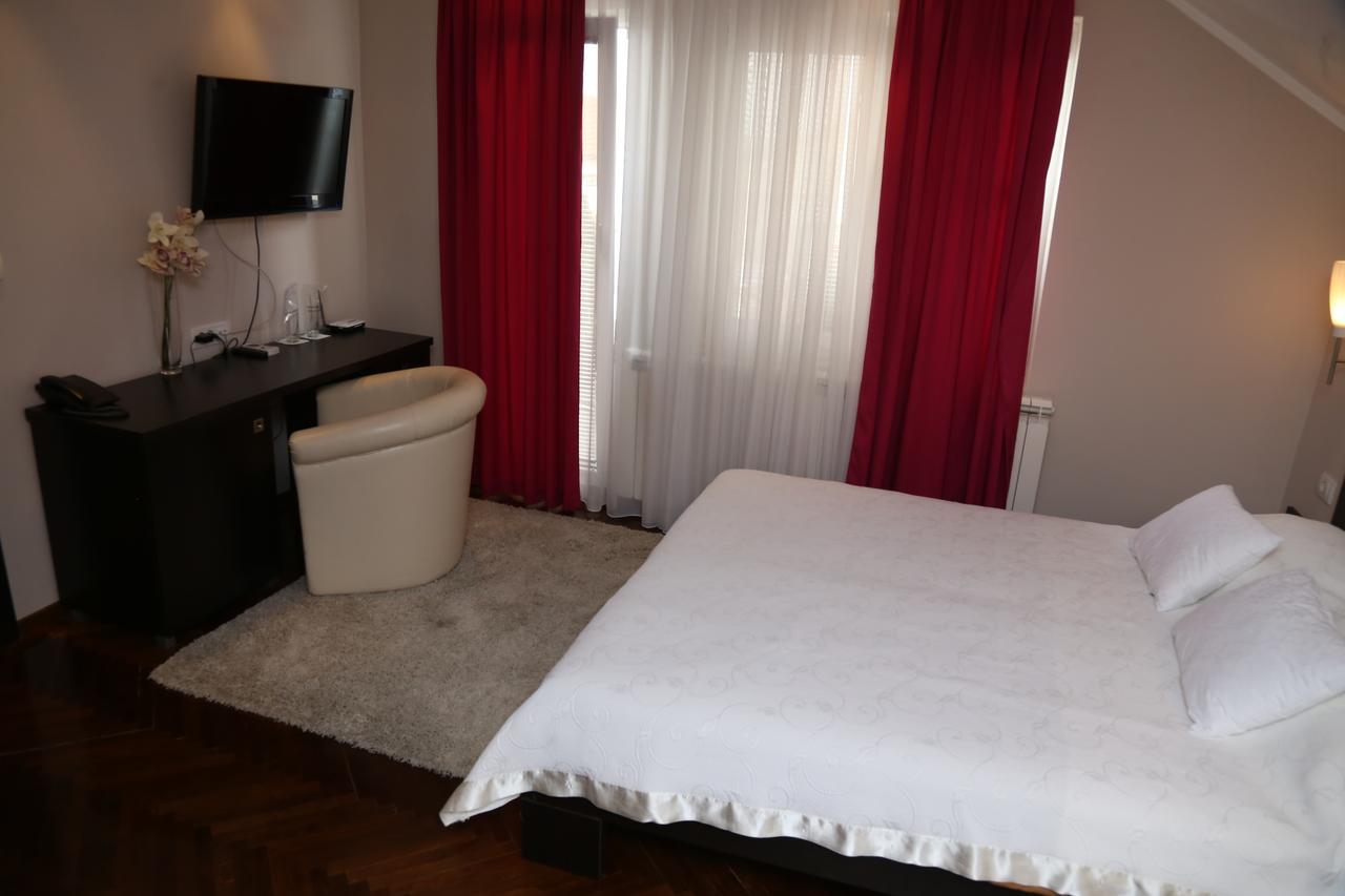 B&B Park Sremcica Εξωτερικό φωτογραφία